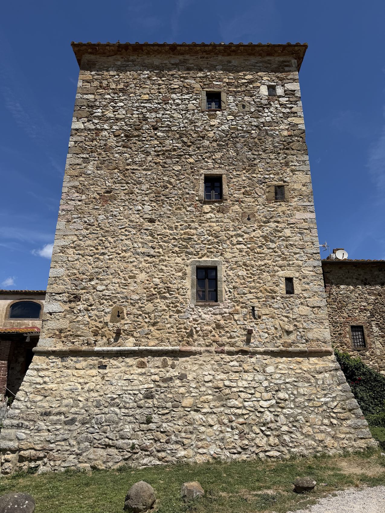 Torre di Casallia, veduta esterna